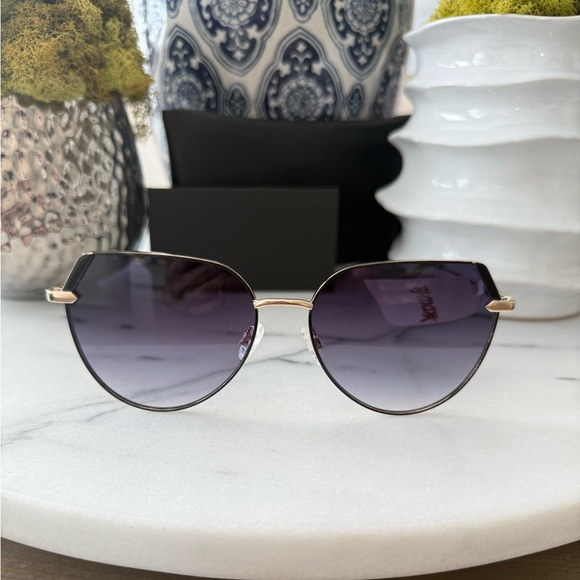 NWT Quay Australia Main Character Sunglasses - Picture 2 of 6